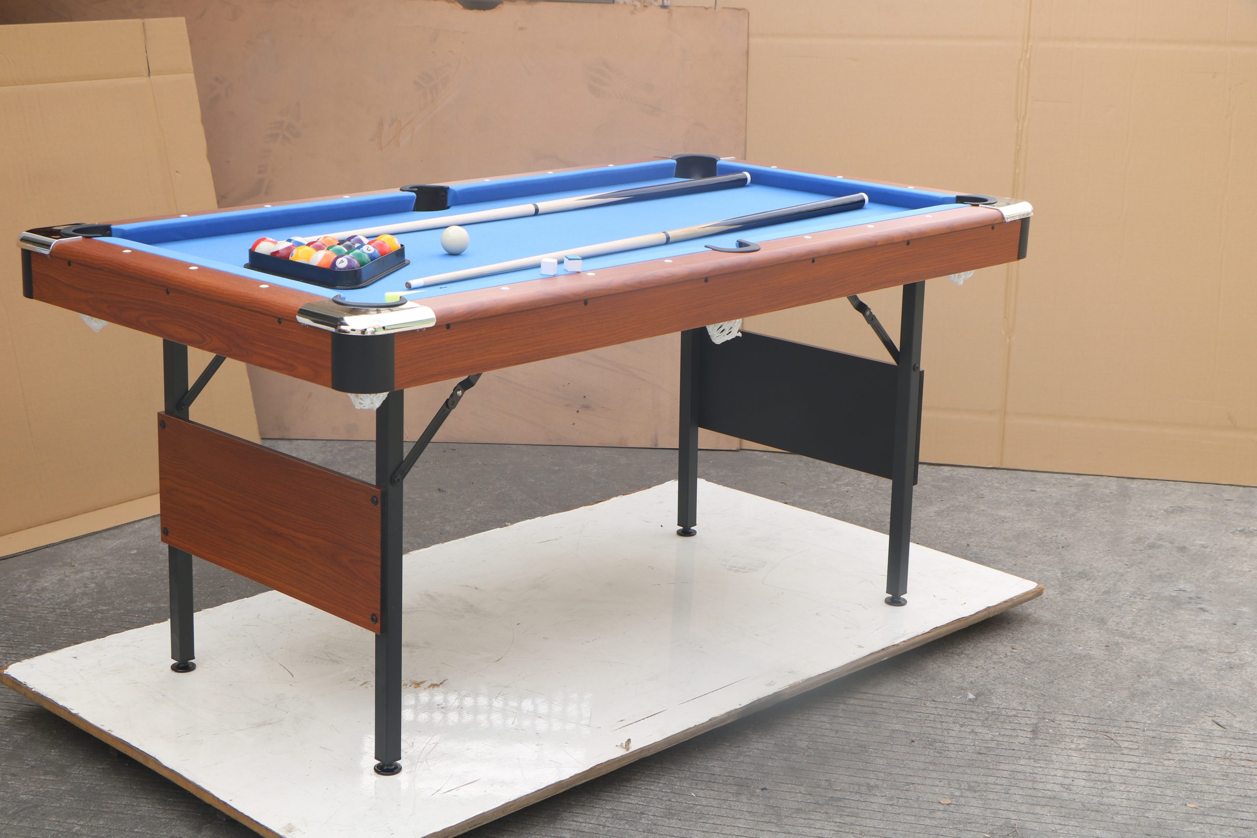 5.5 Ft Billiard Table, Blue