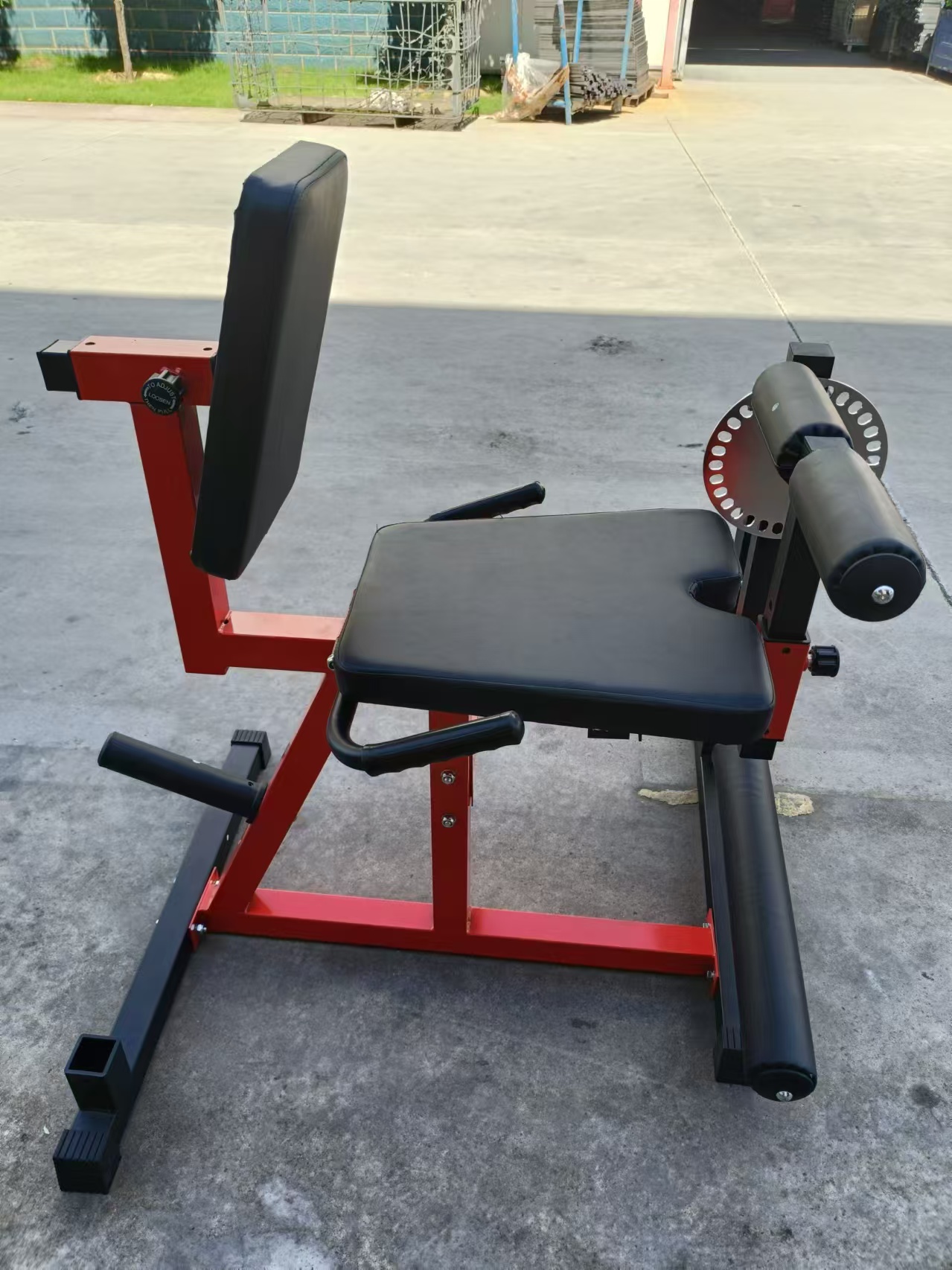 Adjustable Leg Extension and Curl Machine