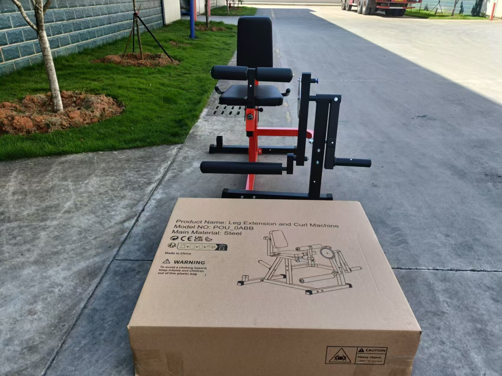 Adjustable Leg Extension and Curl Machine