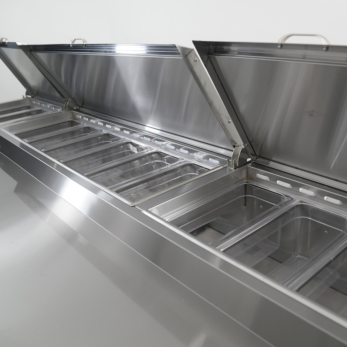 Orikool 93 In Commercial Pizza Prep Table With A Built-in Refrigerator